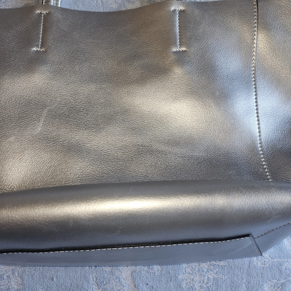 Silver carryall bag with removable inside - Picture 2 of 8